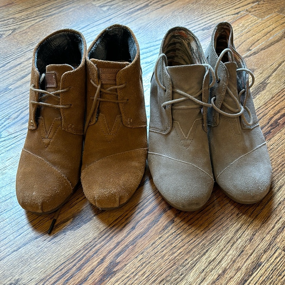 Tom’s Wedge Booties-Tan and Grey 9